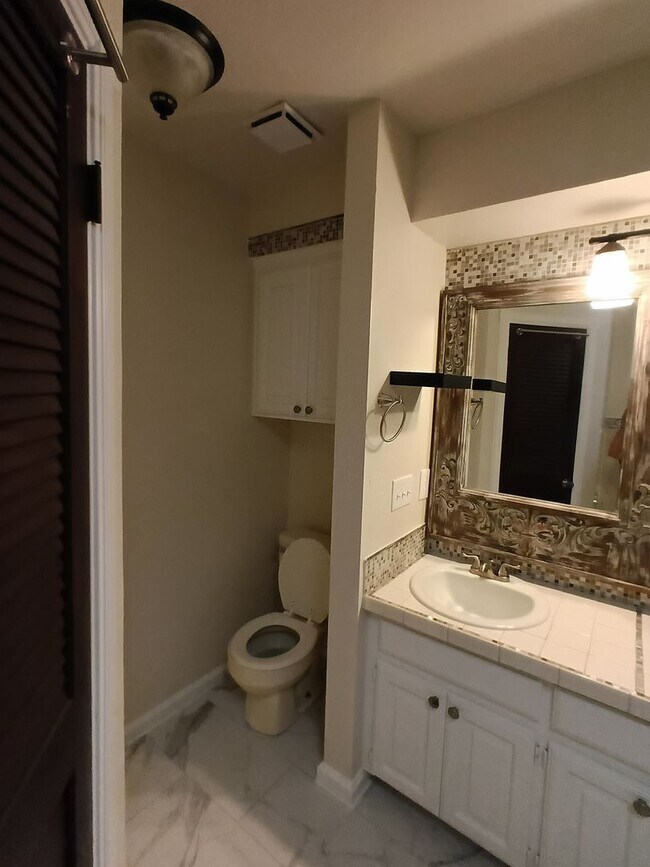 Building Photo - Carl Albert Schools! - Great Home!