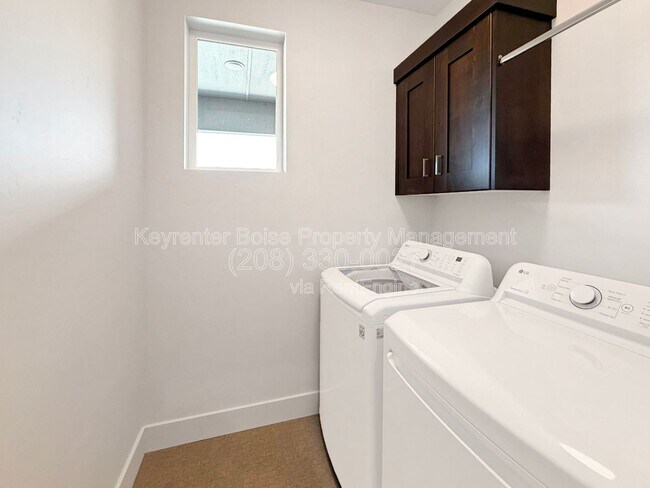 Building Photo - 3033 S Trailwood Way