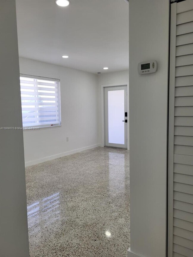 Building Photo - 9226 SW 37th St