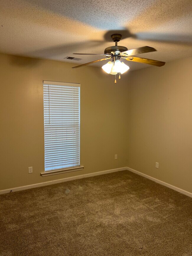 Building Photo - 9837 Oldham Dr