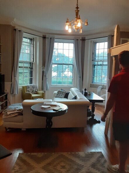 Building Photo - 408 Beacon St