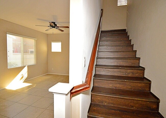 Building Photo - 510 Calle Vibrante