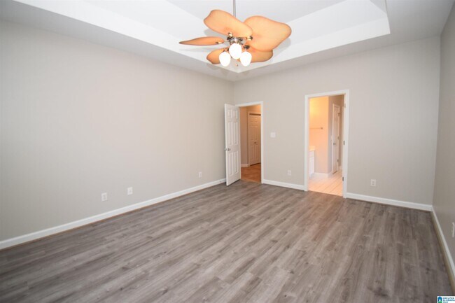 Building Photo - 5725 Riverbirch Dr