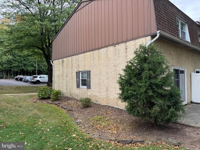 Building Photo - 470 Dresher Rd