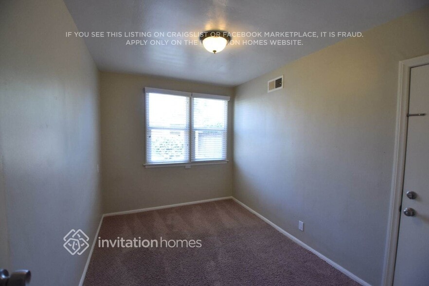 Building Photo - 636 N Lamer St