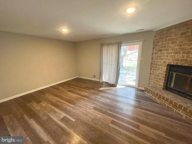 Building Photo - 9817 Rainleaf Ct