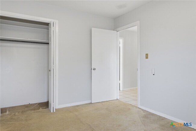 Building Photo - 803 Hibiscus Ln