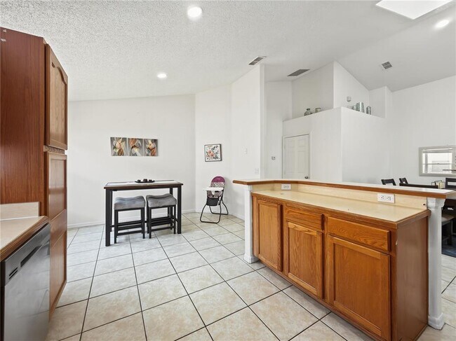 Building Photo - 8105 Santee Dr