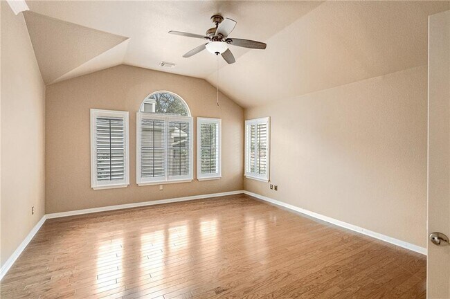 Building Photo - 27 Troon Dr
