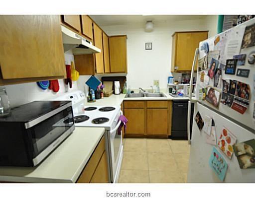 Building Photo - 2820 Forest Bend Dr