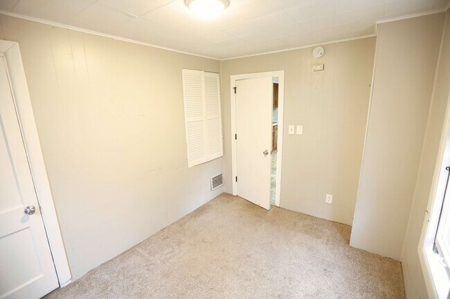 Building Photo - 854 Crosby St NW