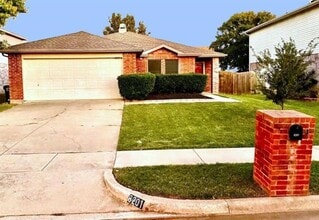 Building Photo - 8201 Canoe Ridge Ln