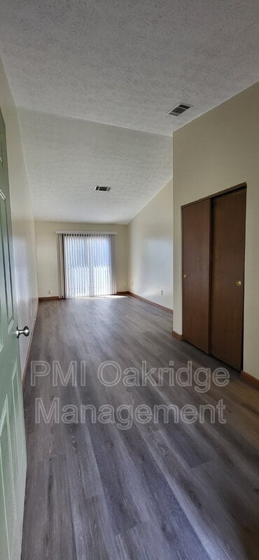 Building Photo - 151 Bevonne Ct
