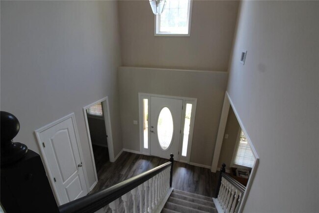 Building Photo - 1525 Woodpoint Way