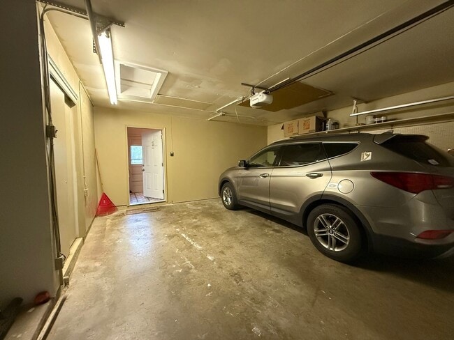 Building Photo - Spacious 4BR House in Tulsa