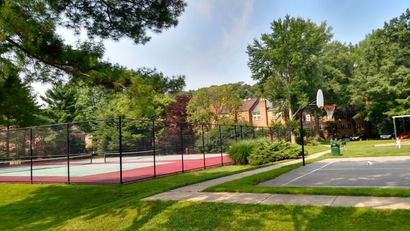 Tennis/Basketball Courts - 11305 Commonwealth Dr