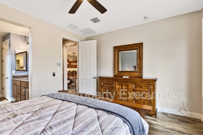 Building Photo - 30737 S Osprey Dr