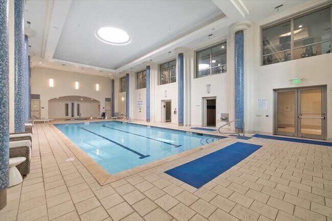 Building Photo - 8100 River Rd