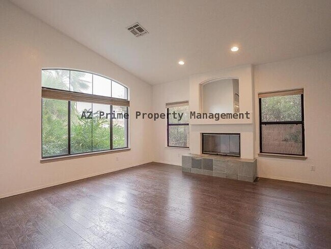 Building Photo - 5501 E Shea Blvd