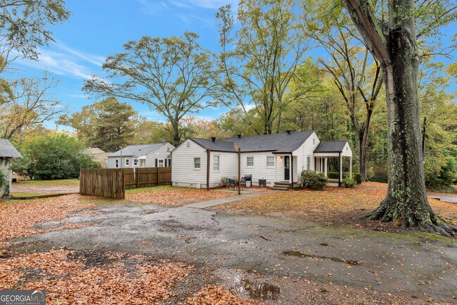 Building Photo - 94 Cochran Rd SE