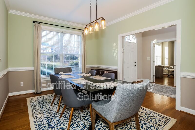 Building Photo - 5510 Faye Dr