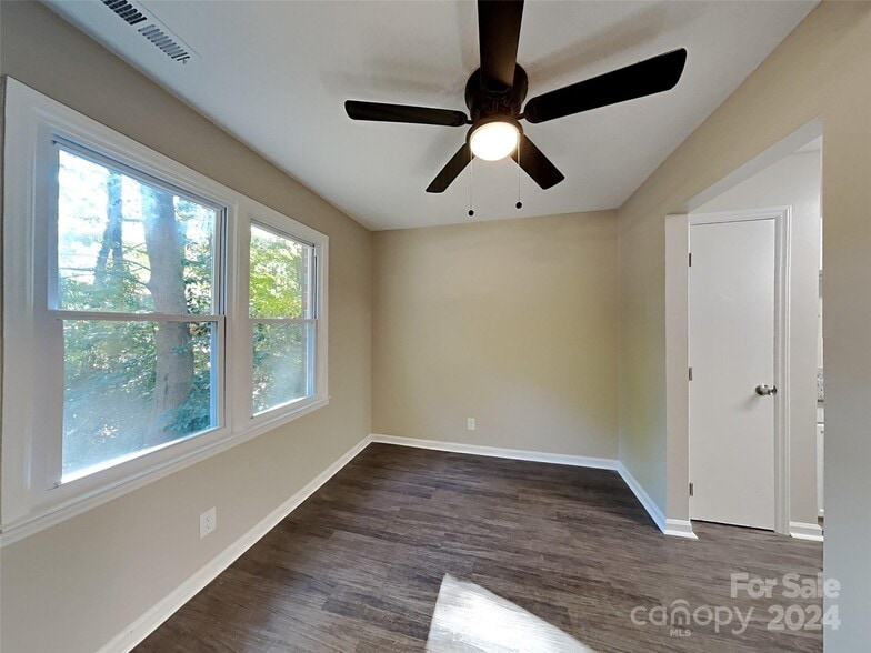 Building Photo - 928 Hearthridge Ct