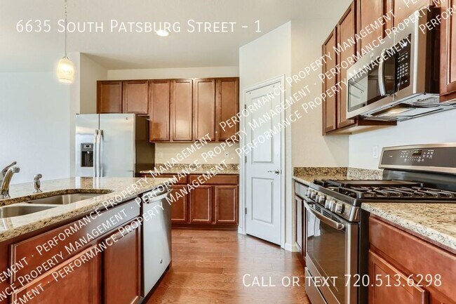 Building Photo - Beautiful Beacon Point Townhome