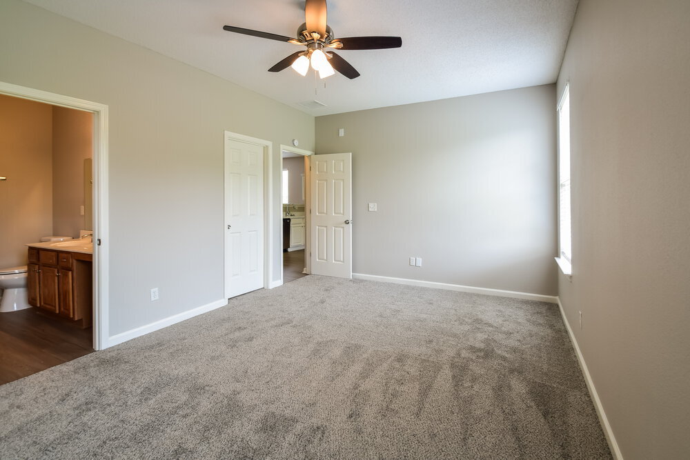 Building Photo - 9973 Fox Run Dr