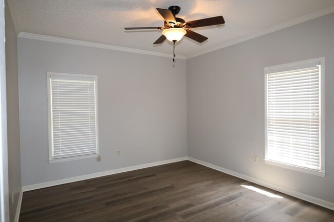 Building Photo - 3702 Northcliff Ln