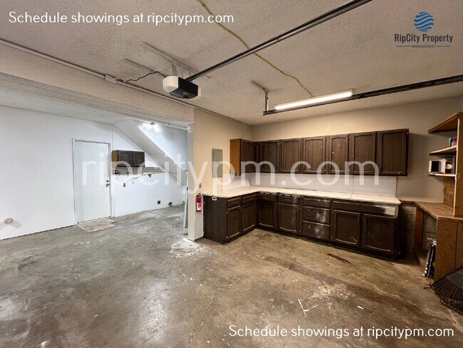 Building Photo - 12250 SW Indian Hill Ln