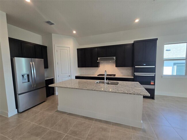 Building Photo - 8512 Red Bottle Brush Rd