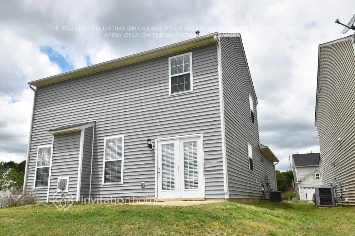 Building Photo - 301 Cline Falls Dr