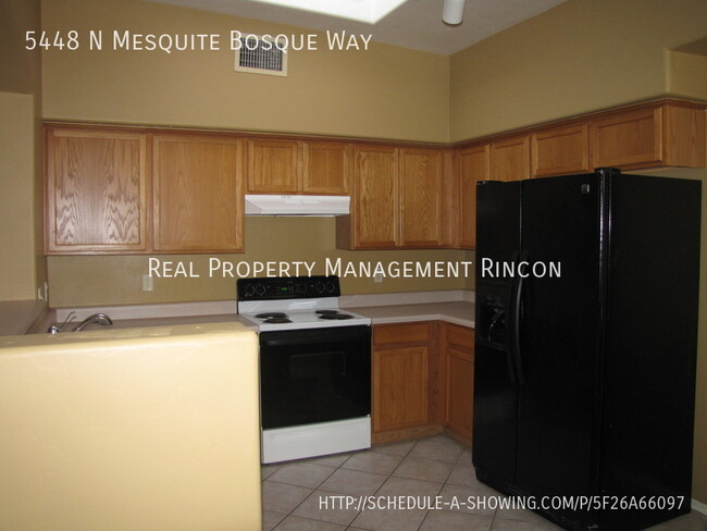Building Photo - 5448 N Mesquite Bosque Way