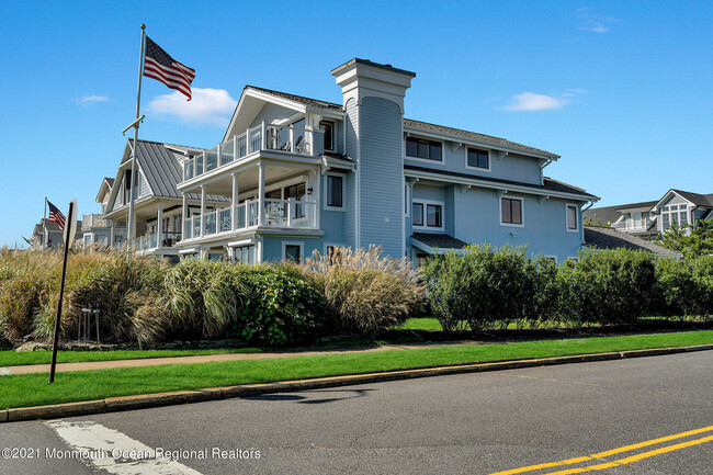 Building Photo - 211 Ocean Ave