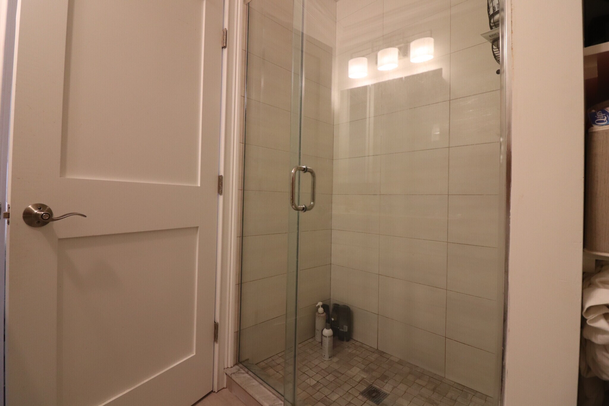 Building Photo - 140 Minden St