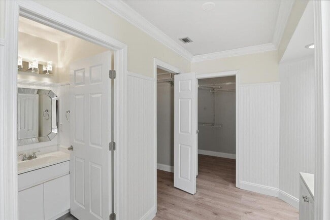 Building Photo - 21583 Villa Nova Dr