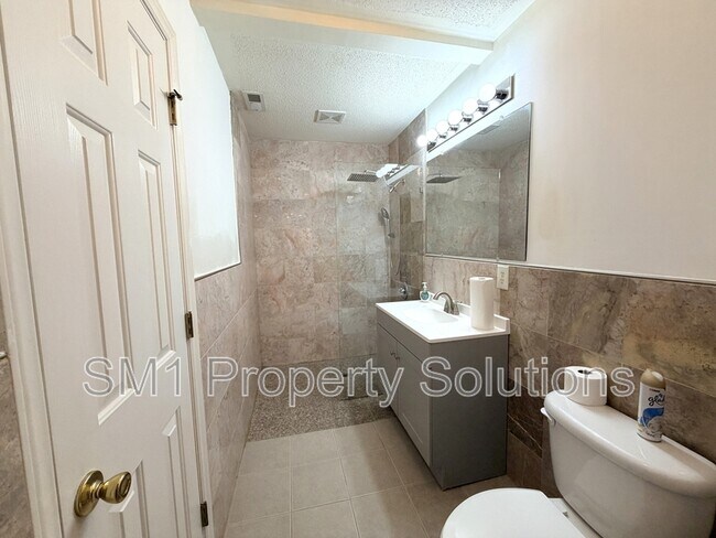 Building Photo - 5106 Bartholomew's Ln