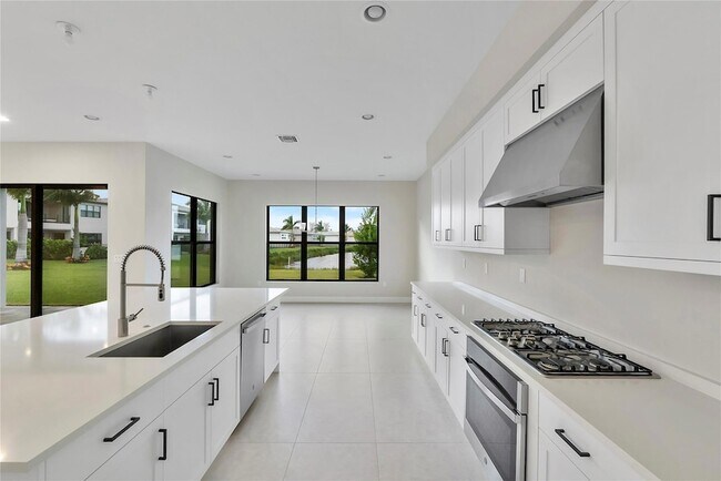 Building Photo - 20119 Pacific Dunes Dr