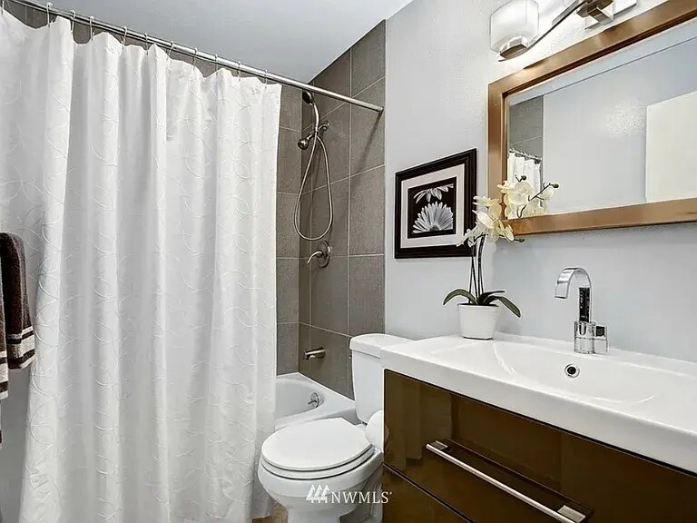 Primary Full Bath - 13283 15th Ave NE