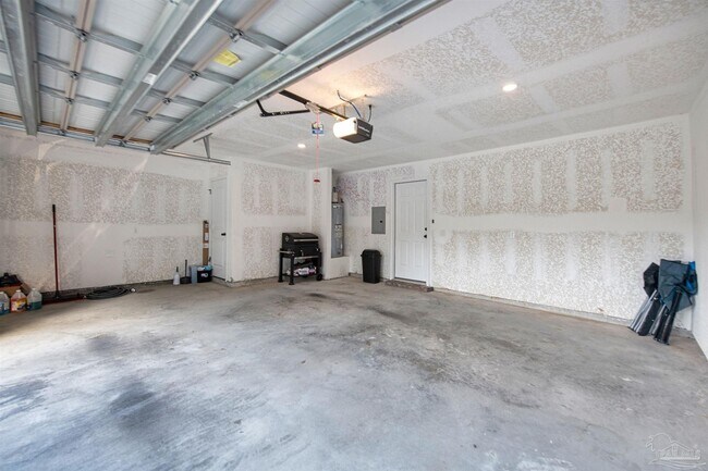 Building Photo - 5069 Peach Dr
