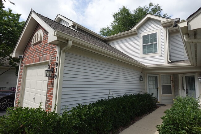 Building Photo - 1070 Woodhill Ct