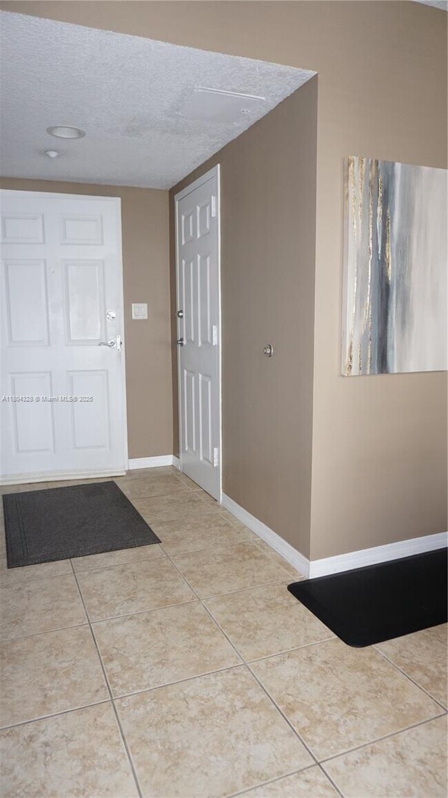 Building Photo - 201 Golden Isles Dr