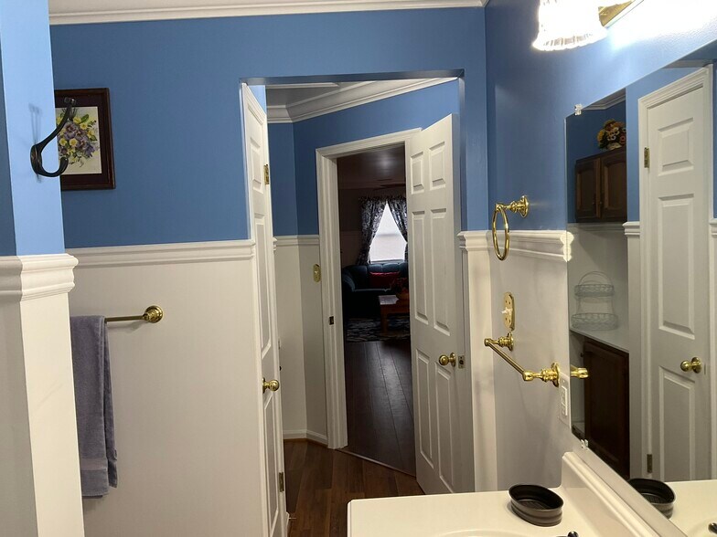 Bath - 36 Governors Gate Ln