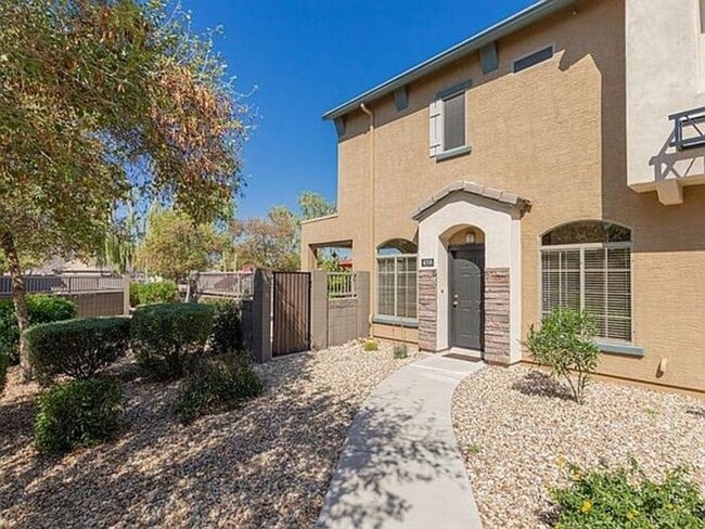 Building Photo - 458 N 168th Ln