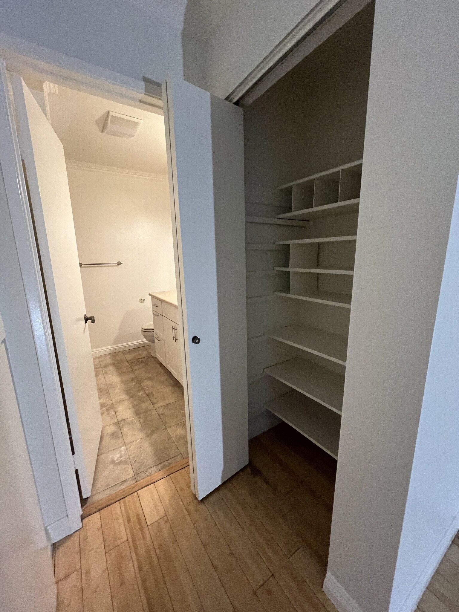 Building Photo - 552 N Bellflower Blvd