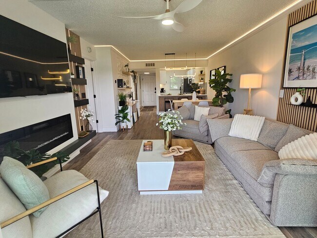 Building Photo - Gorgeous Seasonal Short-Term 2 Bedroom 2 Bathroom 2nd Floor Condo with Golf Transfer at Farmingto...