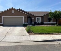 Building Photo - Single Family Home!!