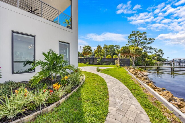 Building Photo - 2175 S Tropical Trail