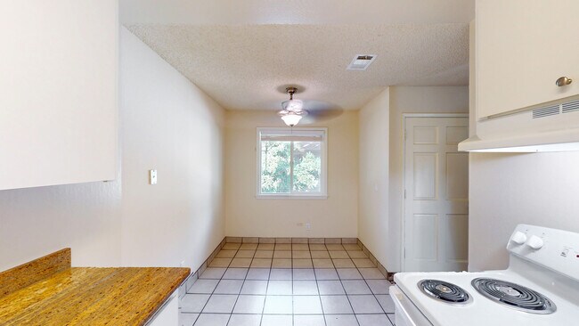 Building Photo - 18193 Happy Ln