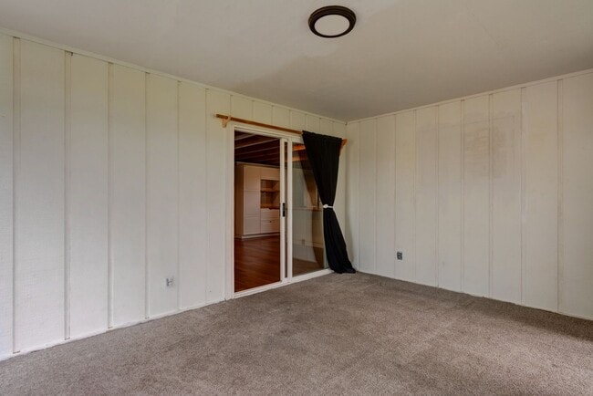 Building Photo - 2 Bed 2 Bath Country Home with Penn Cove View on 2.5 Acres